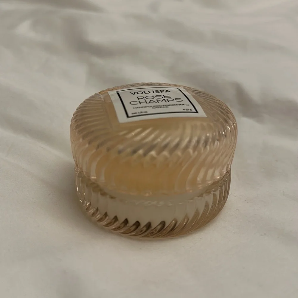 VOLUSPA ROSE CHAMPS CANDLE - Picture 6 of 6